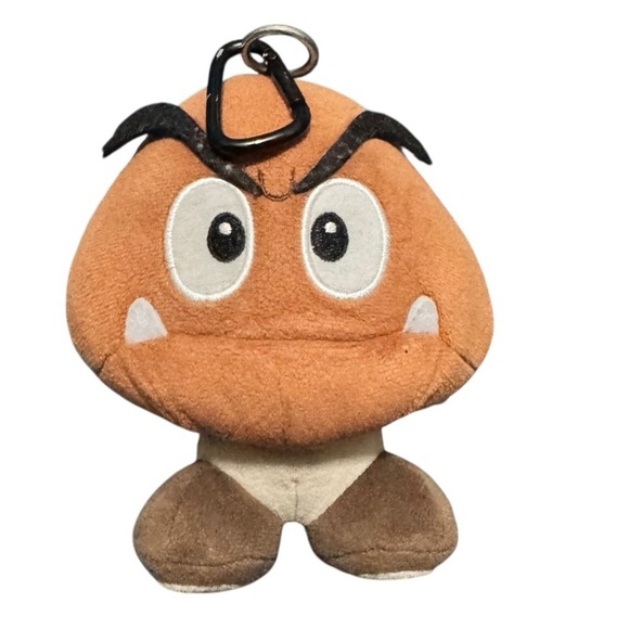 Super Mario Goomba Plush Clip-On Keychain Official Nintendo Toy, Great Condition - Picture 1 of 8